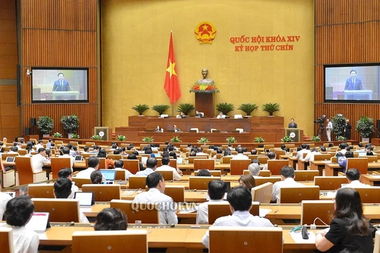 Quốc hội khóa XIV nước Cộng hòa xã hội chủ nghĩa Việt Nam khai mạc trọng thể Kỳ họp thứ 11 tại Nhà Quốc hội, Thủ đô Hà Nội.