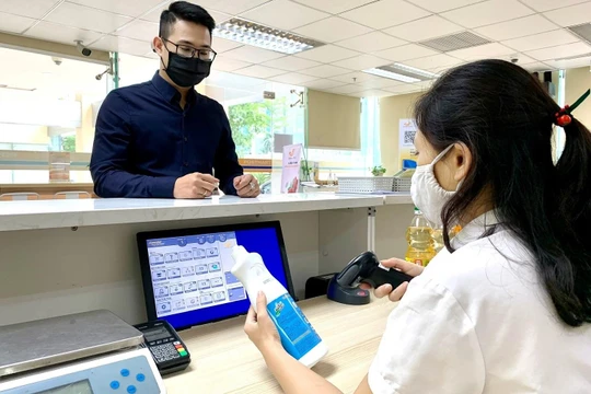 Khách hàng có thể đối chiếu chính xác mã hàng, giá tiền và tổng tiền phải thanh toán ngay khi giao dịch nhờ việc tích hợp các nền tảng công nghệ.