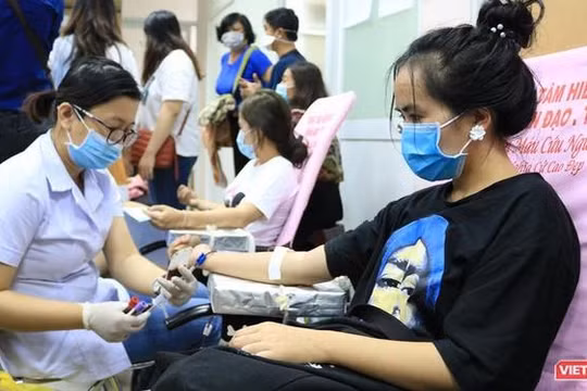 Hiến máu cứu người là nghĩa cử cao đẹp cần được nhân rộng.