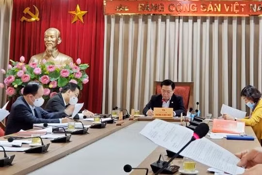 Thường trực Thành ủy Hà Nội họp về công tác chống dịch COVID-19 chiều 2/2. Ảnh: UBND TP. Hà Nội.