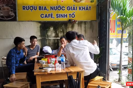 Sử dụng rượu, bia đang gây ra rất nhiều hệ lụy cho xã hội (Ảnh minh họa)