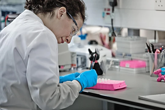 Lập trình vi khuẩn chống lại ung thư hứa hẹn sẽ trở thành phương pháp điều trị mới trong tương lai