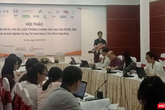 buổi Hội thảo về đánh giá kết quả vận động, chống tác hại của rượu bia tổ chức tại Hà Nội sáng 18/7.