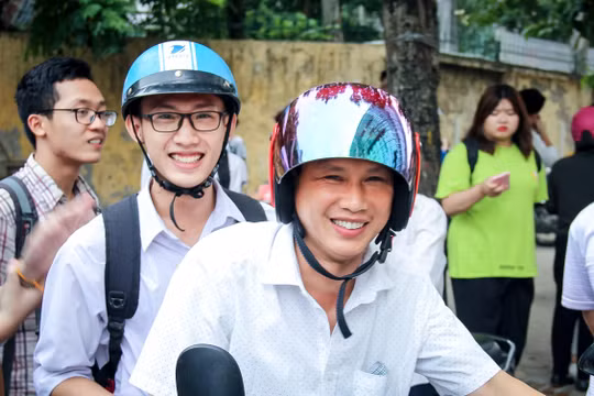 Thí sinh rạng ngời sau khi làm bài thi môn Toán, kỳ thi THPT Quốc gia 2019.