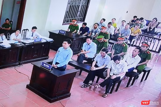 Hoàng Công Lương trả lời HĐXX tại phiên phúc thẩm ngày 12/6.