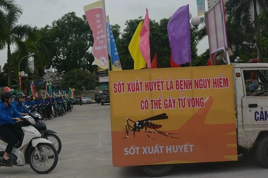 Biểu ngữ về phòng, chống bệnh sốt xuất huyết tại Hà Nội (Ảnh: Sở Y tế Hà Nội)