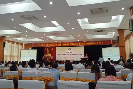 Buổi Hội nghị tổng kết 9 năm thi hành Luật Khám bệnh, chữa bệnh tại Hà Nội sáng 12/7.