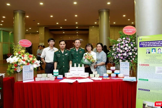 Nhóm tác giả nghiên cứu và bộ kit sinh phẩm giá rẻ có tính ứng dụng cao