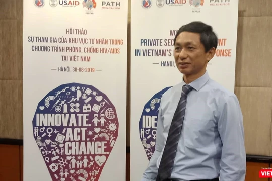 Cục trưởng Cục Phòng, chống HIV/AIDS Nguyễn Hoàng Long tại buổi hội thảo sáng 30/8.