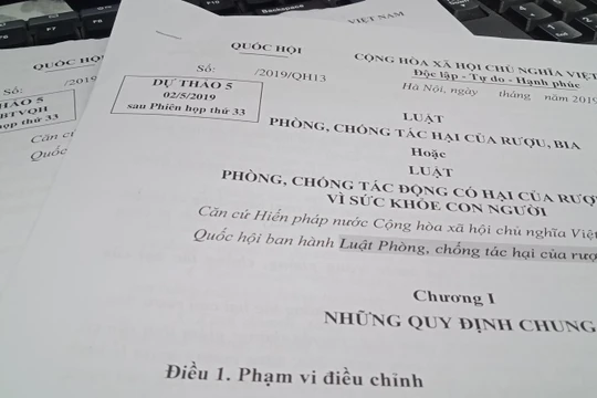 Dự thảo Luật phòng, chống tác hại của rượu, bia đã qua nhiều lần chỉnh sửa nhưng vẫn còn nhiều điểm cần xin ý kiến của Quốc hội