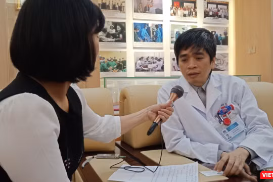 PGS.TS Bùi Văn Giang - Giám đốc Trung tâm chẩn đoán hình ảnh, Bệnh viện K trò chuyện cùng phóng viên.