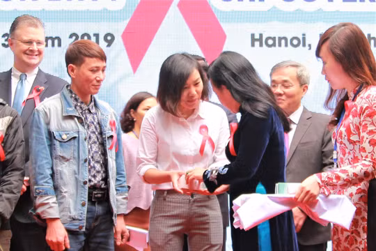 Từ nay, bệnh nhân HIV/AIDS có BHYT chính thức được bảo hiểm chi trả cho loại thuốc ARV đắt đỏ này.