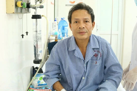 Bệnh nhân Bùi Văn Bằng phục hồi sau khi mổ cắt u tại Bệnh viện Phổi Trung ương