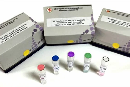 Bộ sinh phẩm mới vừa rẻ vừa chất lượng của nhóm bác sĩ Bệnh viện TWQĐ 108 (Ảnh: Hạnh Nguyên)