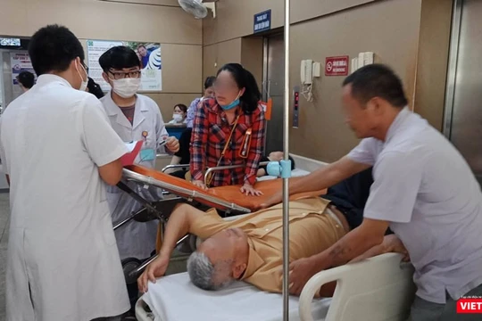 Bệnh nhân cấp cứu tại Bệnh viện Bạch Mai