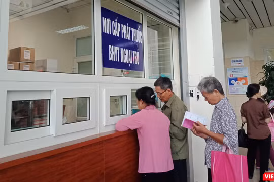 Khu vực phát thuốc bảo hiểm y tế tại Bệnh viện K.