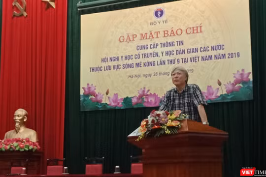 PGS.TS. Phạm Vũ Khánh - Cục trưởng Cục Quản lý Y dược cổ truyền, Bộ Y tế phát biểu trong buổi họp báo.
