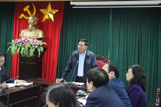 Ông Nguyễn Nhân Chiến - Bí thư Tỉnh ủy Bắc Ninh phát biểu tại buổi họp khẩn chiều 18/3 (Ảnh: Công Phương)