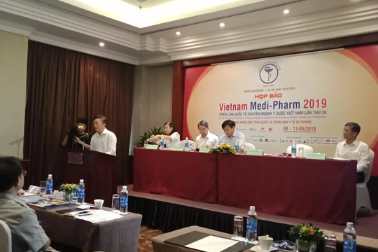 Đại diện các đơn vị phối hợp tổ chức sự kiện phát biểu tại buổi họp báo.