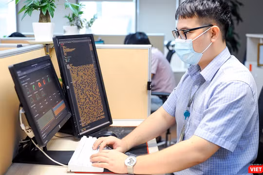 Các kỹ sư Viettel đã lên phương án kỹ thuật đảm bảo dung lượng cho hệ thống kê khai y tế đảm bảo.