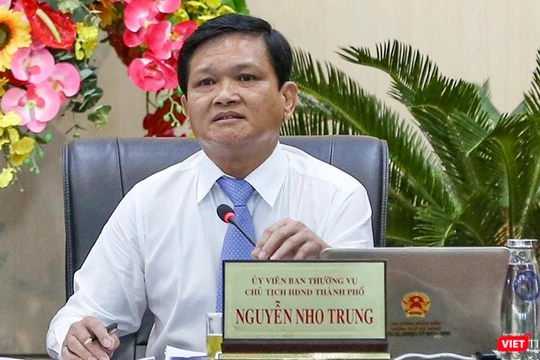 Ông Nguyễn Nho Trung – Chủ tịch HĐND TP. Đà Nẵng chủ trì phiên làm việc sáng nay.