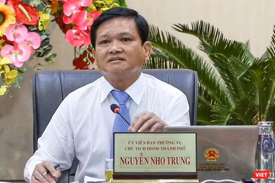 Ông Nguyễn Nho Trung – Chủ tịch HĐND TP. Đà Nẵng chủ trì phiên làm việc sáng nay.
