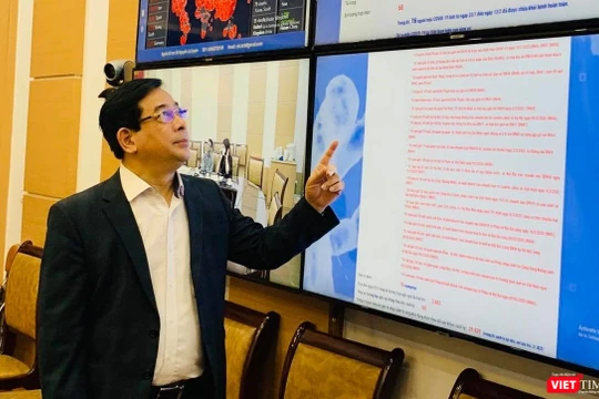 PGS.TS. Lương Ngọc Khuê tại điểm cầu Hà Nội.