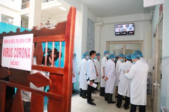 Khu vực cách ly bảo đảm ăn uống, sinh hoạt hàng ngày và khu sinh hoạt riêng cho gia đình bệnh nhân. Ảnh: Báo Giao thông.