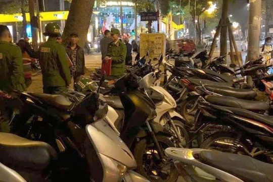 Lực lượng chức năng thường xuyên tổ chức kiểm tra và sẵn sàng tiếp nhận phản ánh của người dân để xử lý kịp thời. Ảnh: Hiệp Bình