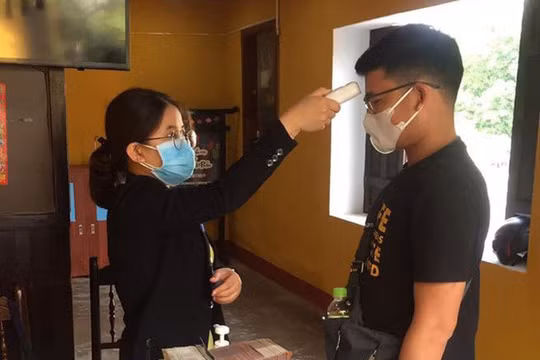 Hội An trang bị thiết bị đo thân nhiệt tại các điểm bán vé tham quan. Ảnh minh họa: Bộ VHTTDL