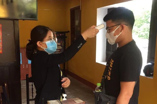 Hội An trang bị thiết bị đo thân nhiệt tại các điểm bán vé tham quan. Ảnh minh họa: Bộ VHTTDL