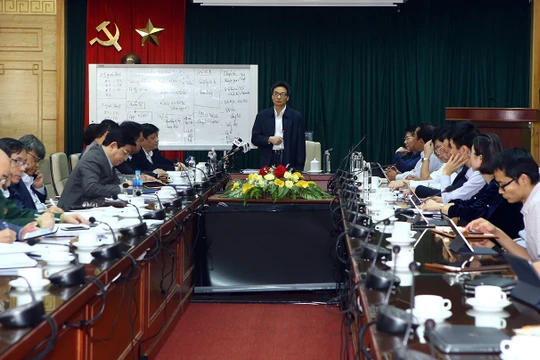 Phó Thủ tướng Vũ Đức Đam cho rằng Việt Nam đã chính thức bước vào giai đoạn 2 của cuộc chiến phòng, chống dịch COVID-19 khi ca bệnh thứ 17 xuất hiện. Ảnh: VGP.