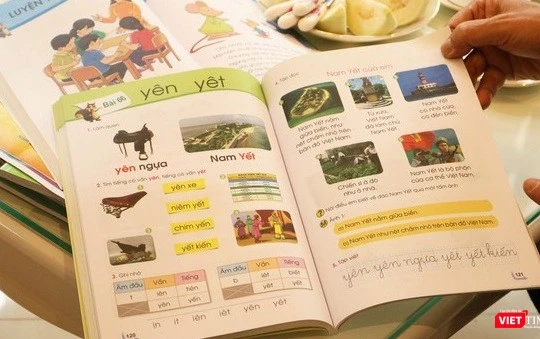 Nhiều ý kiến phản đối việc thực hiện bộ SGK 400 tỷ đồng từ vốn vay của Ngân hàng Thế giới. Ảnh minh họa.