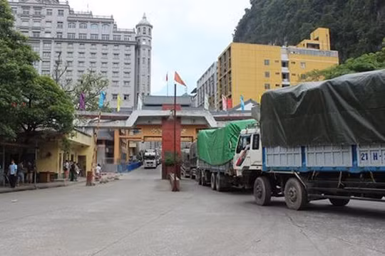 Thủ tướng cho phép mở lại một số cửa khẩu phụ và lối mở trên tuyến biên giới Việt Nam - Trung Quốc. Ảnh: Bộ Công thương
