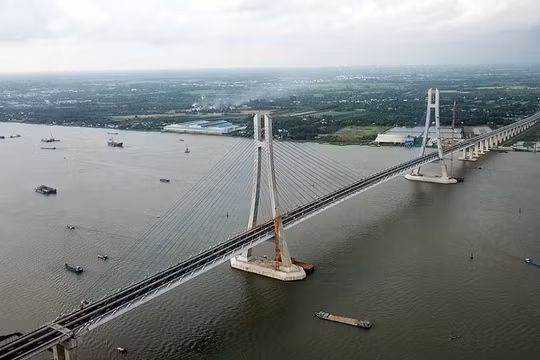 Cầu Vàm Cống bắc qua sông Hậu nối liền TP. Cần Thơ và tỉnh Đồng Tháp. Ảnh: Báo Đồng Tháp.