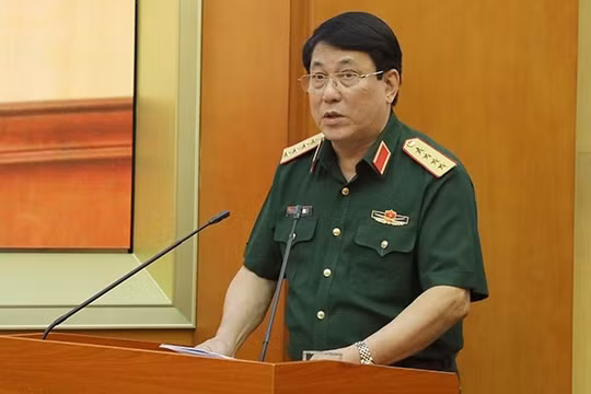 Đại tướng Lương Cường trình bày báo cáo tại hội nghị.