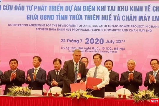 Ký biên bản ghi nhớ đầu tư dự án Nhà máy điện khí LNG Chân Mây.