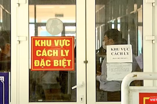 Chủ tịch Nguyễn Đức Chung đặc biệt cảnh báo về việc ở Bệnh viện Bạch Mai rất dễ có thêm nhiều ca lây nhiễm.