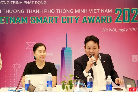 Ông Trương Gia Bình - Chủ tịch VINASA - giới thiệu chương trình.