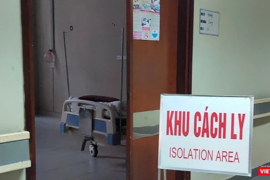 Ngay trong tối 9/4, CDC Hà Nội đã tiến hành lấy mẫu xét nghiệm SARS-CoV-2 cho các trường hợp F1 liên quan ca bệnh 254. 