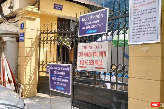 Một số bệnh viện ở Hà Nội đã tiến hành phân luồng bệnh nhân. Ảnh: Anh Lê