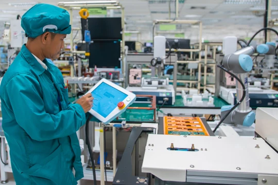 Việc sử dụng robot có thể giúp tăng tỷ trọng đóng góp của ngành sản xuất cho nền kinh tế và thúc đẩy đổi mới và phát triển năng lực cho các doanh nghiệp vừa và nhỏ.