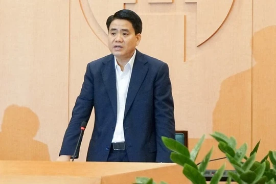 Chủ tịch UBND TP.Hà Nội Nguyễn Đức Chung vừa bị Thủ tướng ký quyết định tạm đình chỉ công tác.