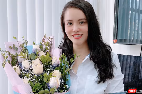 Nhà báo Đinh Bích Ngọc.