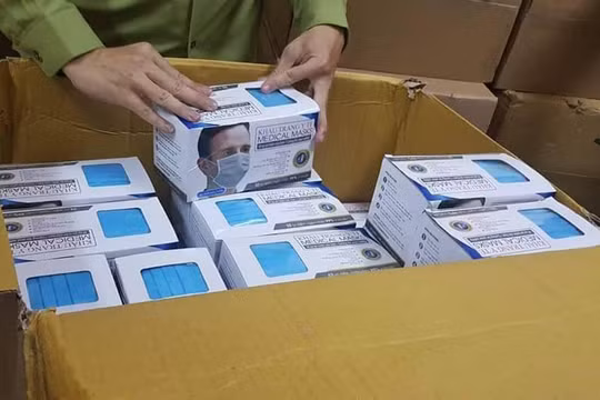 Liên tiếp phát hiện các vụ việc găm hàng, buôn lậu mặt hàng khẩu trang trong thời kì dịch bệnh do virus Corona chủng mới hiện nay. Ảnh: Bình An.