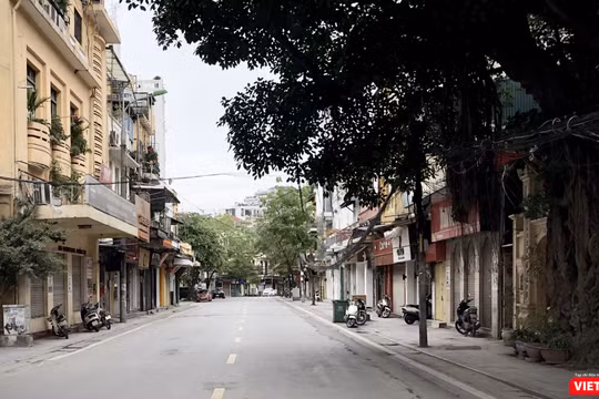 Hà Nội chính thức dừng hoạt động tất cả quán bar, karaoke và các hoạt động tập trung đông người không cần thiết trên địa bàn thành phố. Ảnh minh họa: Lê Mai