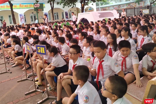 Chủ tịch UBND TP. Hà Nội Nguyễn Đức Chung cho rằng trường học là nơi sạch sẽ, an toàn cho các em học sinh. Ảnh: Anh Lê