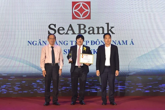 Vượt qua hàng nghìn đề cử trong suốt 10 tháng khảo sát (từ tháng 1/2019 đến tháng 11/2019), ứng dụng SeAMobile của SeABank đã xuất sắc lọt vào “Top 100 sản phẩm, dịch vụ được Tin và Dùng” năm 2019