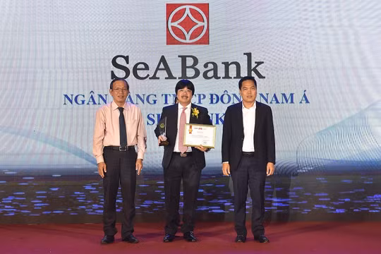 Vượt qua hàng nghìn đề cử trong suốt 10 tháng khảo sát (từ tháng 1/2019 đến tháng 11/2019), ứng dụng SeAMobile của SeABank đã xuất sắc lọt vào “Top 100 sản phẩm, dịch vụ được Tin và Dùng” năm 2019