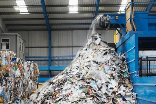 Một nhà máy xử lý rác thải công nghiệp